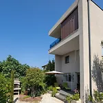 Exquisites Ferienhaus Mit Privatem Garten, Liegen, Kinderstuhl, Waschmaschine - Nur 700 Meter Zum Strand