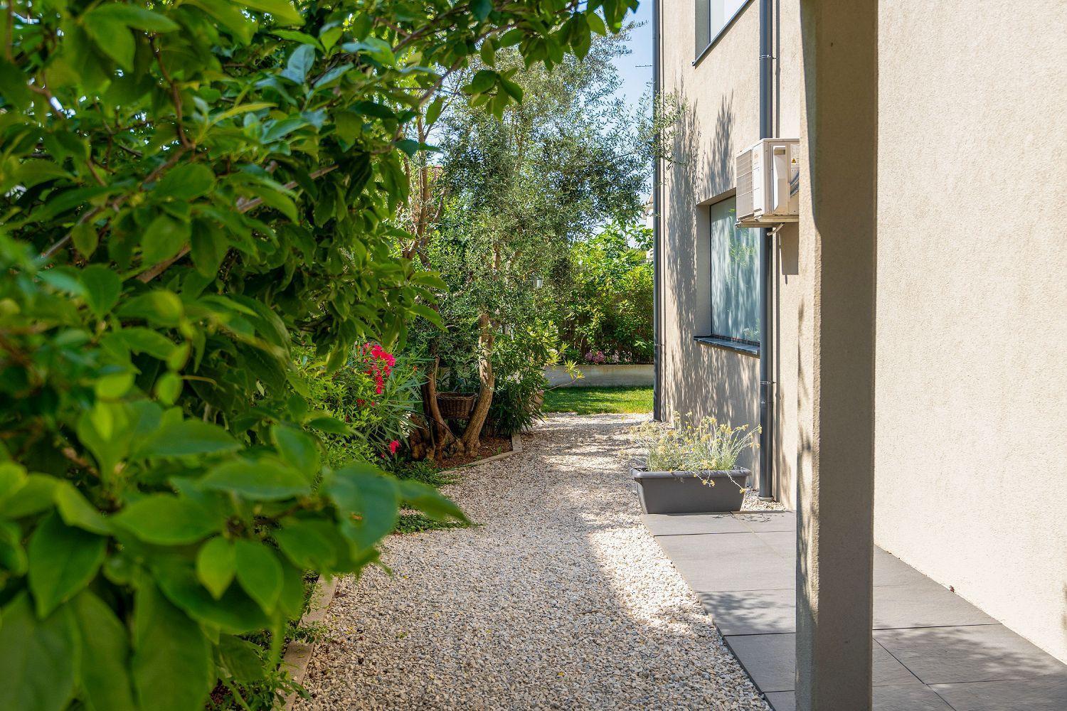 Exquisites Mit Privatem Garten, Liegen, Kinderstuhl, Waschmaschine - Nur 700 Meter Zum Ferienhaus *